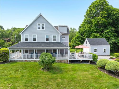 7 Prospect Ave, Narragansett, RI, 02882-3510 | Card Image