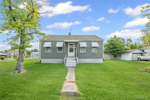 100 Bonds Ave, East Alton, IL, 62024-1103 | Card Image