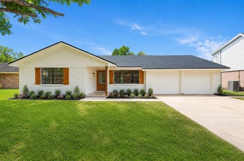 104 Oriole Ln, Angleton, TX, 77515-3825 | Card Image