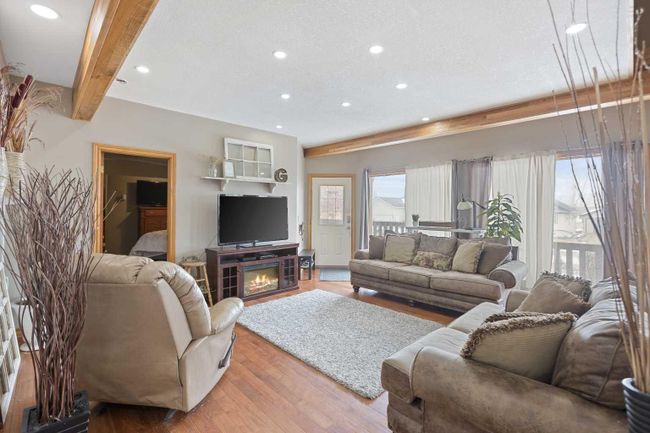 127 2nd Avenue W, Home with 4 bedrooms, 3 bathrooms and 2 parking in Hussar AB | Image 7