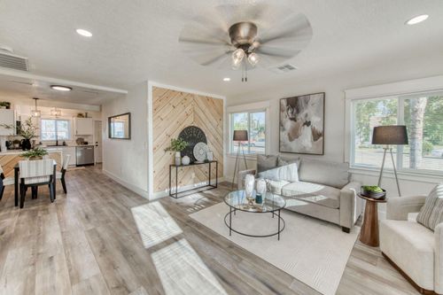 2004 Wilson St, Selma, CA, 93662-3342 | Card Image