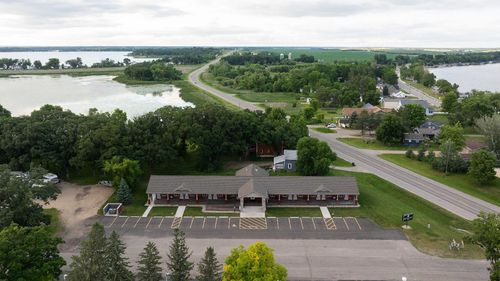 102 Glen Haven Dr, Battle Lake, MN, 56515-4009 | Card Image