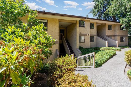 apt-b8-10320 Se 6th St, Bellevue, WA, 98004-6136 | Card Image