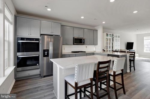 423 Smithworks Blvd, PHOENIXVILLE, PA, 19460-1350 | Card Image