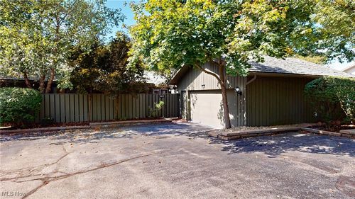 9-504-9 Concord Downs Cir, Aurora, OH, 44202-9128 | Card Image