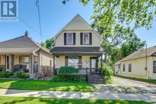 16 Lansdowne Ave, London, ON, N5Z1X8 | Card Image