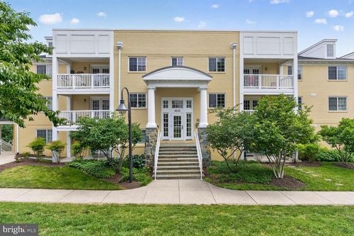 102-4113 S Four Mile Run Dr, ARLINGTON, VA, 22204-3909 | Card Image