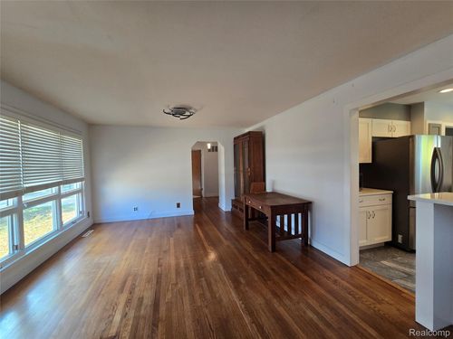 629 N Campbell Rd, Royal Oak, MI, 48067-2122 | Card Image