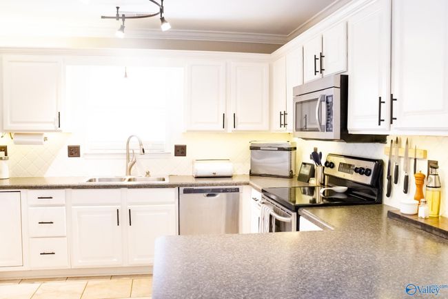 1508 Berrivine Dr, House other with 4 bedrooms, 3 bathrooms and null parking in Hartselle AL | Image 11