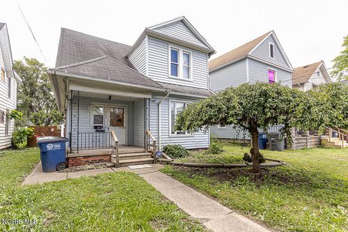 824 Delence St, Toledo, OH, 43605-2319 | Card Image