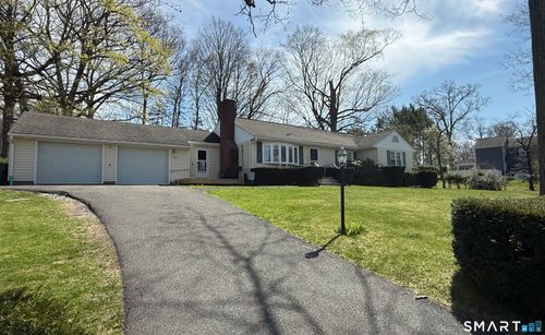 10 Cedar St, Danbury, CT, 06811-4916 | Card Image