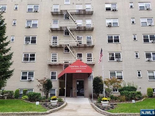 2205 N Central Rd, Fort Lee, NJ, 07024-7550 | Card Image