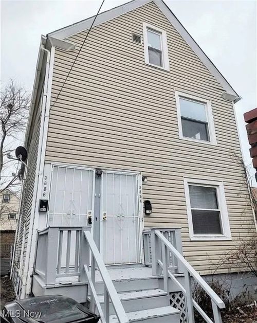 3856 W 18th St, Cleveland, OH, 44109-3073 | Card Image