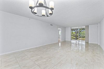 204 - 4734 Lucerne Lakes Boulevard, Condo with 2 bedrooms, 2 bathrooms and null parking in Lake Worth FL | Image 3