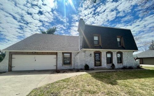 154 Sunset Dr, Maryville, MO, 64468-2064 | Card Image