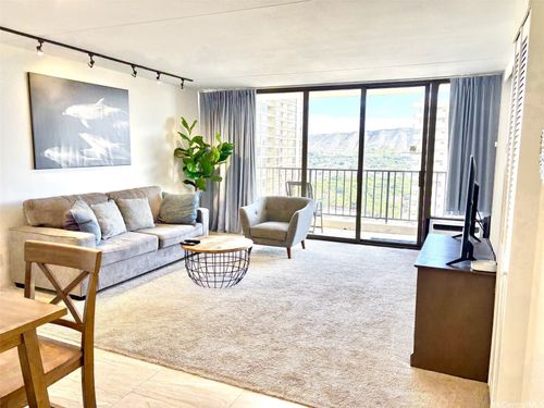 2213-201 Ohua Ave, Honolulu, HI, 96815-3653 | Card Image