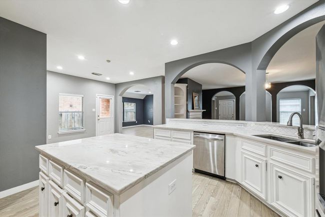 28519 Peper Hollow Ln, House other with 4 bedrooms, 3 bathrooms and 3 parking in Spring TX | Image 15