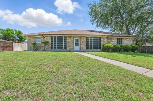 1310 Ranch Valley Dr, Desoto, TX, 75115-3508 | Card Image