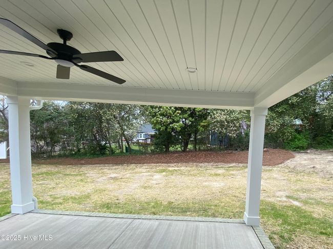 Private rear porch | Image 12