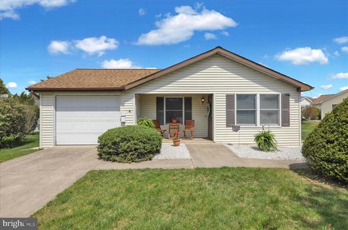 555 Honeysuckle Ct, PINE GROVE, PA, 17963-9786 | Card Image