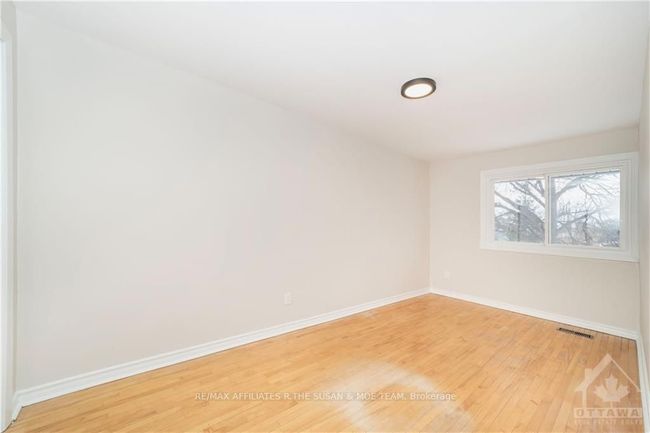 1514 A Lepage Ave, House attached with 3 bedrooms, 2 bathrooms and 2 parking in Ottawa ON | Image 17