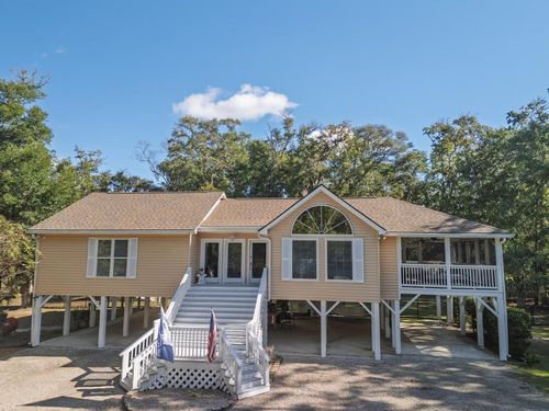 8838 Palmetto Rd, Edisto Island, SC, 29438-6867 | Card Image