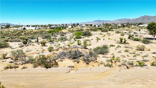 000 W Tangerine Dr, Golden Valley, AZ, 86413 | Card Image