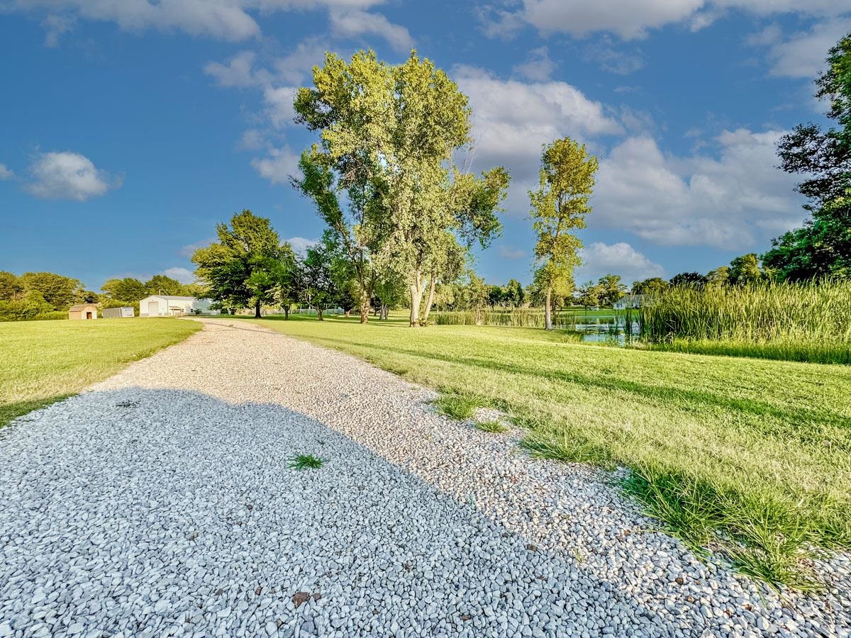 Land in Parkerfield 2