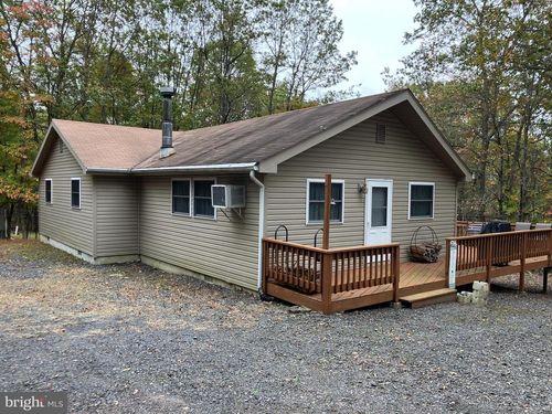 6 Iroquois Rd, Albrightsville, PA, 18210-4002 | Card Image