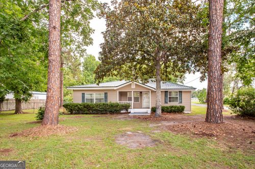 1602 Lamar Ave, Waycross, GA, 31503-5836 | Card Image