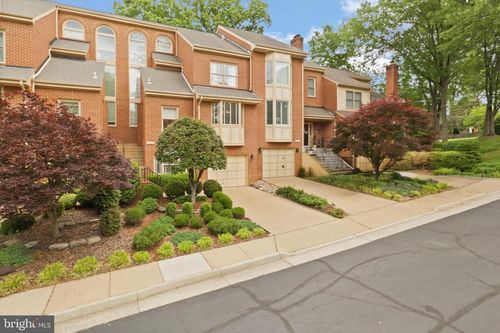 10204 Aspen Willow Dr, Fairfax, VA, 22032-3600 | Card Image
