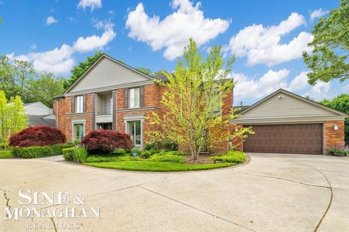41 Woodland Shores Dr, Grosse Pointe Shores, MI, 48236-2633 | Card Image