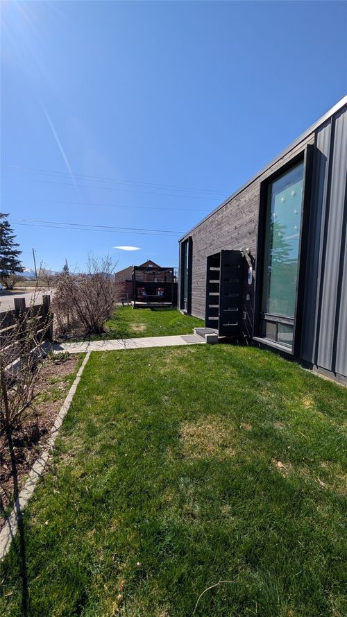 8 N 3rd St, East Helena, MT, 59635-9072 | Card Image