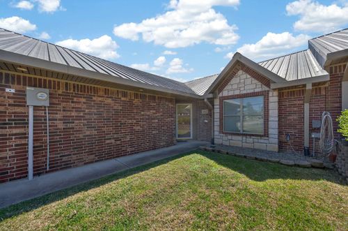 1442 Garner Ln, Longview, TX, 75605-4136 | Card Image