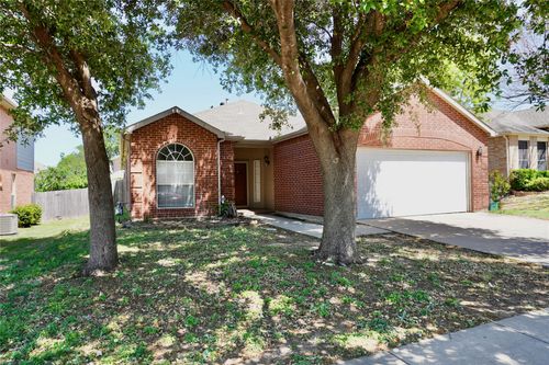 1117 Trinity Trl, Saginaw, TX, 76131-4915 | Card Image
