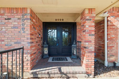 2000 Lakehill Ct, Arlington, TX, 76012-5614 | Card Image