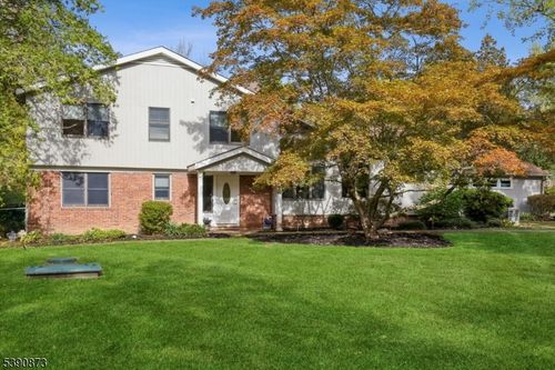 92 Whitenack Rd, Basking Ridge, NJ, 07920-2054 | Card Image