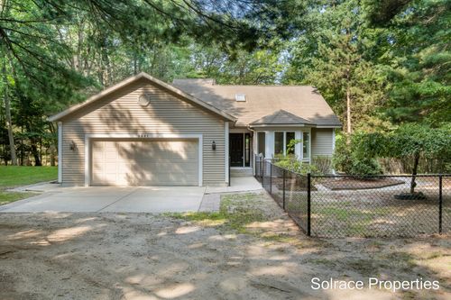 3891 Wickham Dr, Norton Shores, MI, 49441-4613 | Card Image