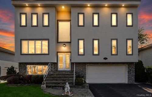 2489 Aron Dr, Seaford, NY, 11783-3515 | Card Image
