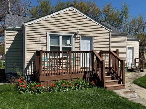 8275 Essex Street, Warren, MI, 48089 | Card Image