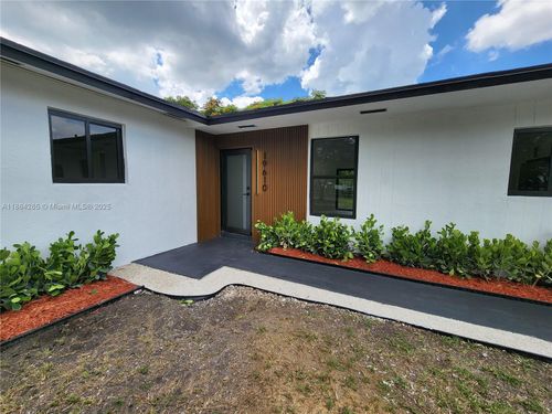 19610 Sw 117th Ave, Miami, FL, 33177-4458 | Card Image