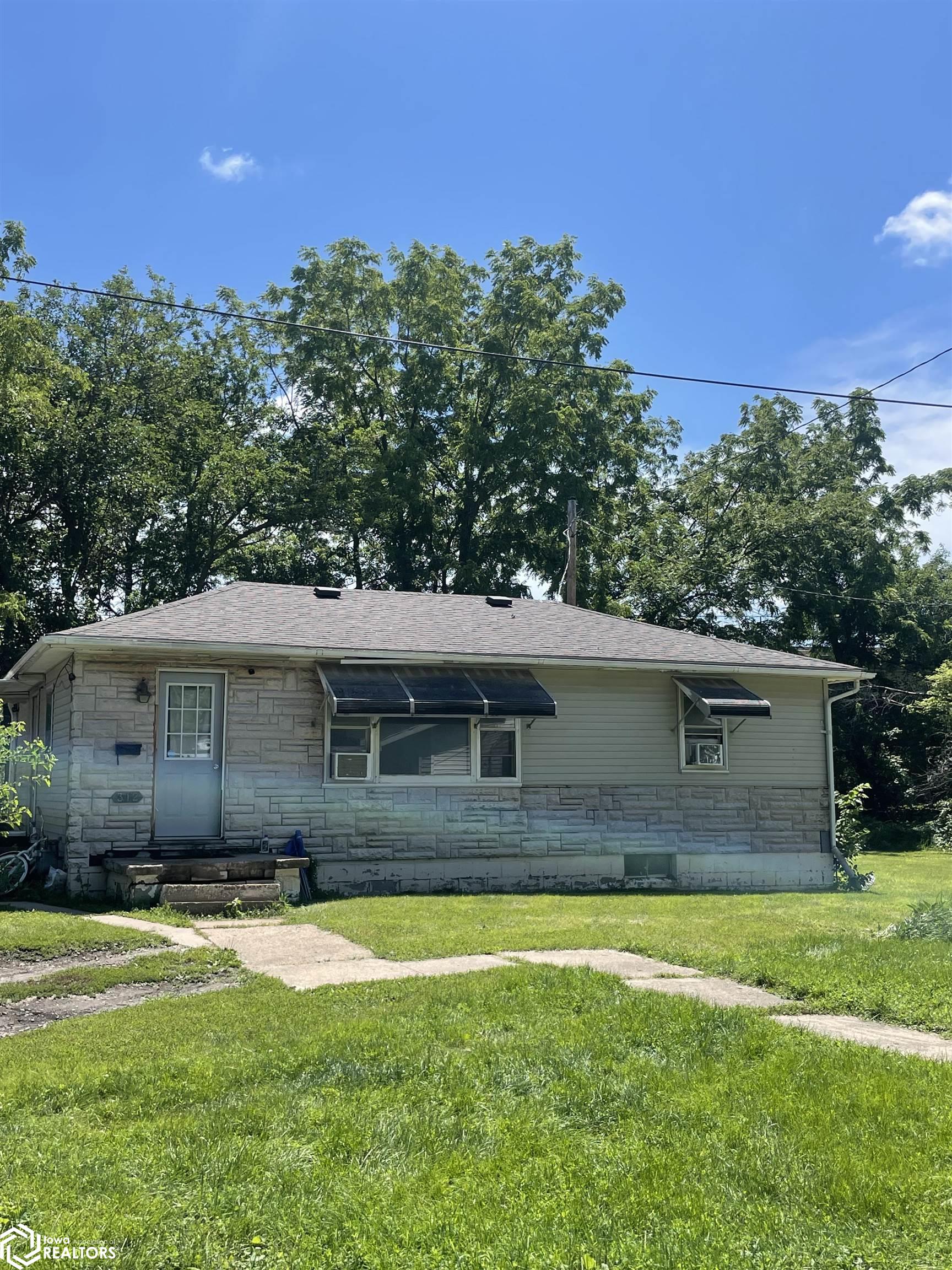 Washington St, Marshalltown, IA 50158