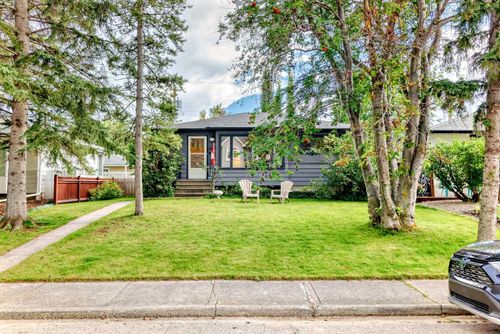 3727 2 Avenue Sw, Calgary, AB, T3C0A2 | Card Image