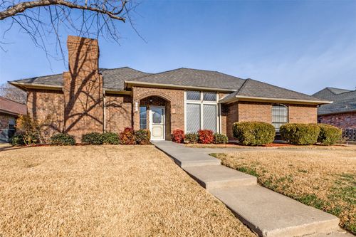 3802 Woodside Dr, Arlington, TX, 76016-3029 | Card Image