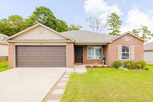 1320 Meadows Dr, Benton, AR, 72019-7630 | Card Image