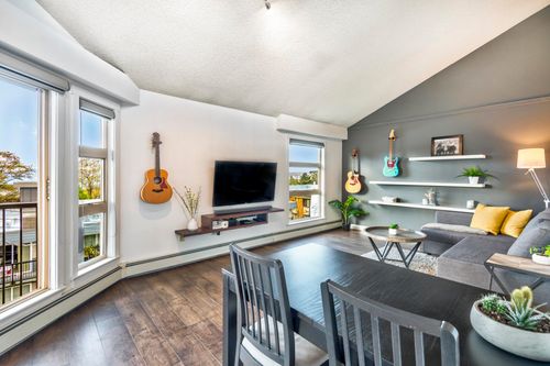 305-235 W 4th St, North Vancouver, BC, V7M1H8 | Card Image