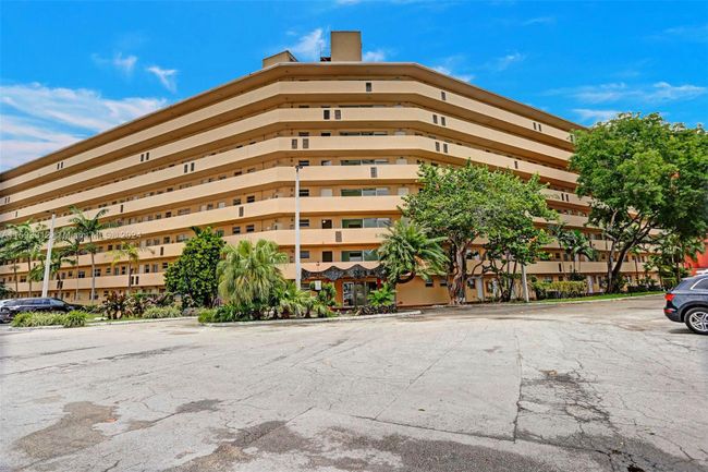 419-3 - 1750 Ne 191st St, Condo with 2 bedrooms, 2 bathrooms and null parking in Miami FL | Image 5