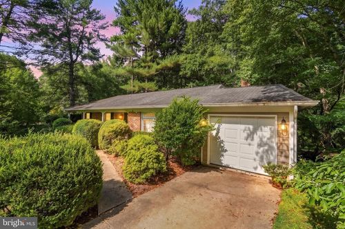 11504 Parkedge Dr, NORTH BETHESDA, MD, 20852-3729 | Card Image
