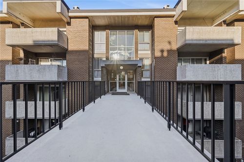 4106 Charlemagne Cir, Pittsburgh, PA, 15237-2909 | Card Image