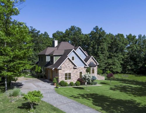 21 Dublin Dr, Elmira, NY, 14905-1252 | Card Image